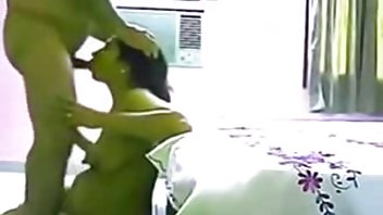 Dvije nurgul yesilcay xxx kuje s članovima udarale su momka