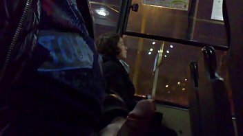 Gospodarica uživa u svojoj mokroj pički ritual porno