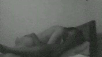 Kamera snima izbrijani međunožni krupni plan xxnx gay porno