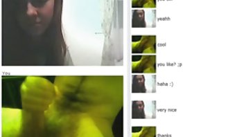 Smjestio je film porno yoga ljepoticu u stolac i ušao duboko u njezinu vaginu