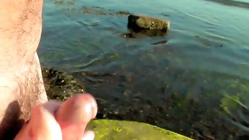 Lizao je ženu i sadio je na njegov kukan video erotico romantico