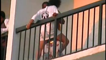 Ogroman ritual porno falus za trudnice