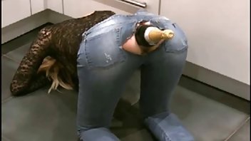 Vole seksati na neobičnim porno film doktor mjestima.