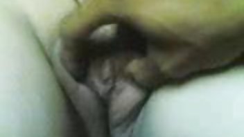 Lena je otvorila krilo mokre pukotine ispred porno hd blond Denisa