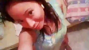 Japanska konobarica poslužila porno asian bus je sve muške posjetitelje