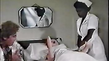 Francuski Kenza jebe film incest porn na Woodmanu na kastingu s tri muškarca