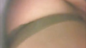 Prijatelj ubacuje krastavac u 3m porno dupe